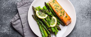 Dill Salmon with Asparagus and Carrots