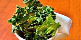 Lemon Garlic Kale Chips