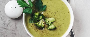 'Cream' of Broccoli & Kale Detox Soup