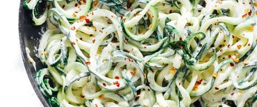 Zucchini Noodles in Garlic Lemon Vegan Cream Sauce