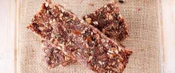 CHOCOLATE NUT AND SEED ENERGY BARS