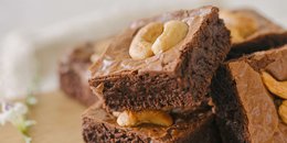 4-Ingredient Fudge Protein Brownies