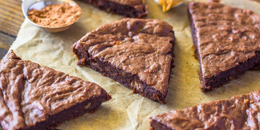 4-Ingredient Fudge Protein Brownies