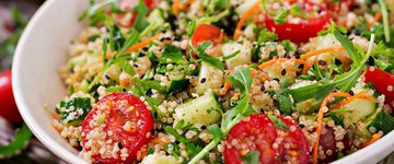 Herb-a-licious Salad with Grilled Chicken