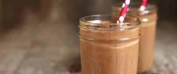 Low-Carb Chocolate Breakfast Smoothie