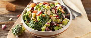 Creamy & Crunchy Broccoli Salad