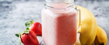 Hearty Strawberry Banana Oatmeal Smoothie