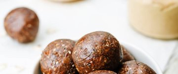 Chocolate- Drizzled Golden Milk Bombs