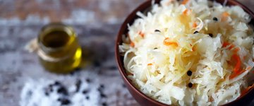 Apple & Juniper Berry Sauerkraut