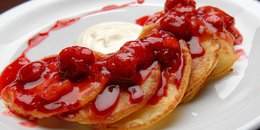 Strawberry Cheesecake Protein Pancakes