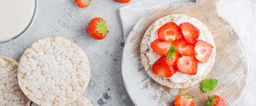 Yogurt-Topped Rice Cake