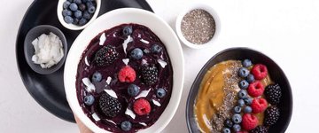 Blackberry Coconut Smoothie Bowl