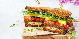 Homemade Hummus & Veggie Sandwich