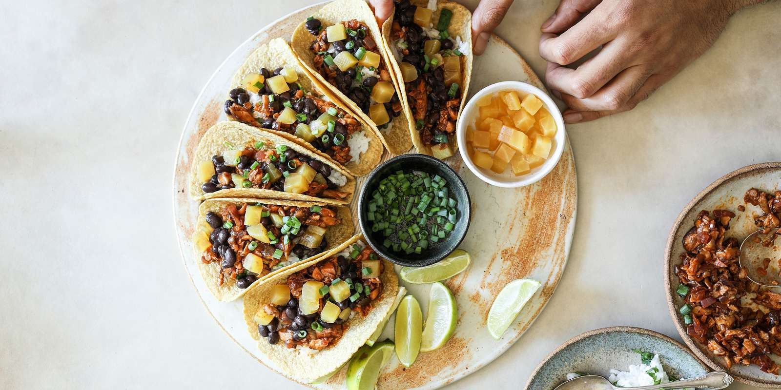 Spicy Vegan Jackfruit Taco