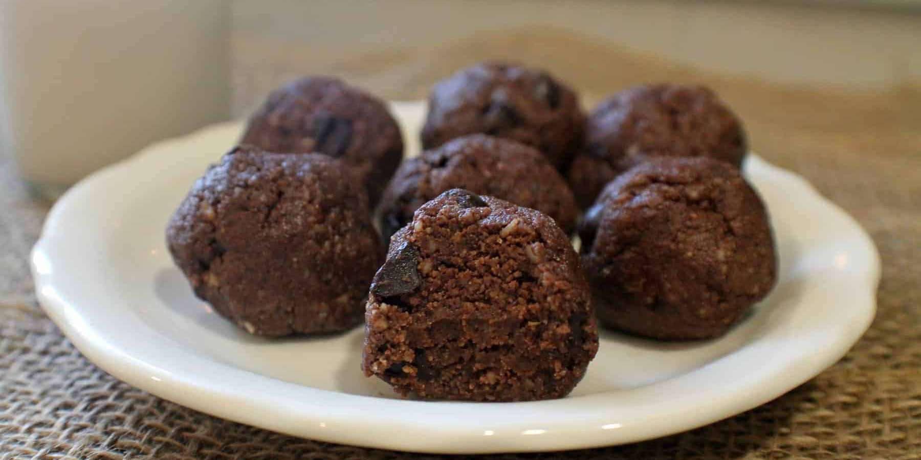 Keto No-Bake Brownie Bites