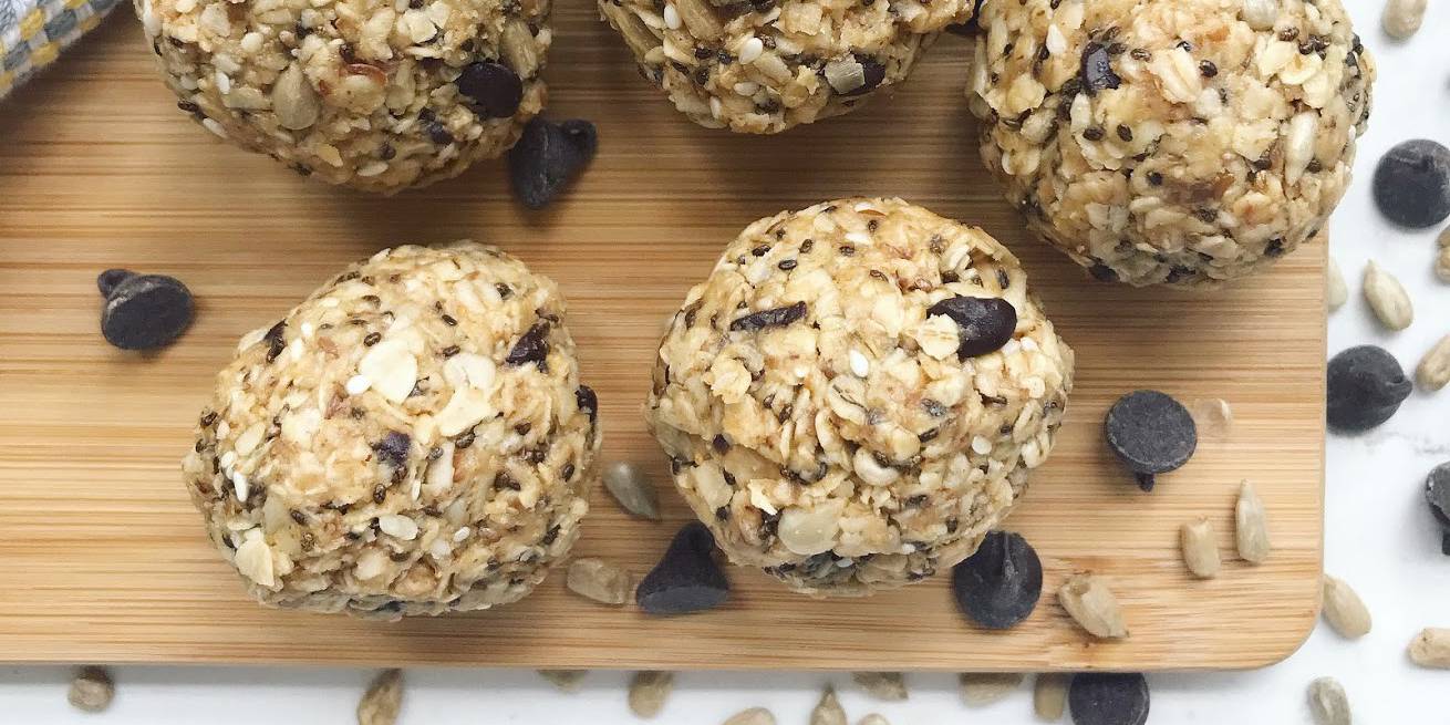 Peanut Butter Oatmeal Protein Bites