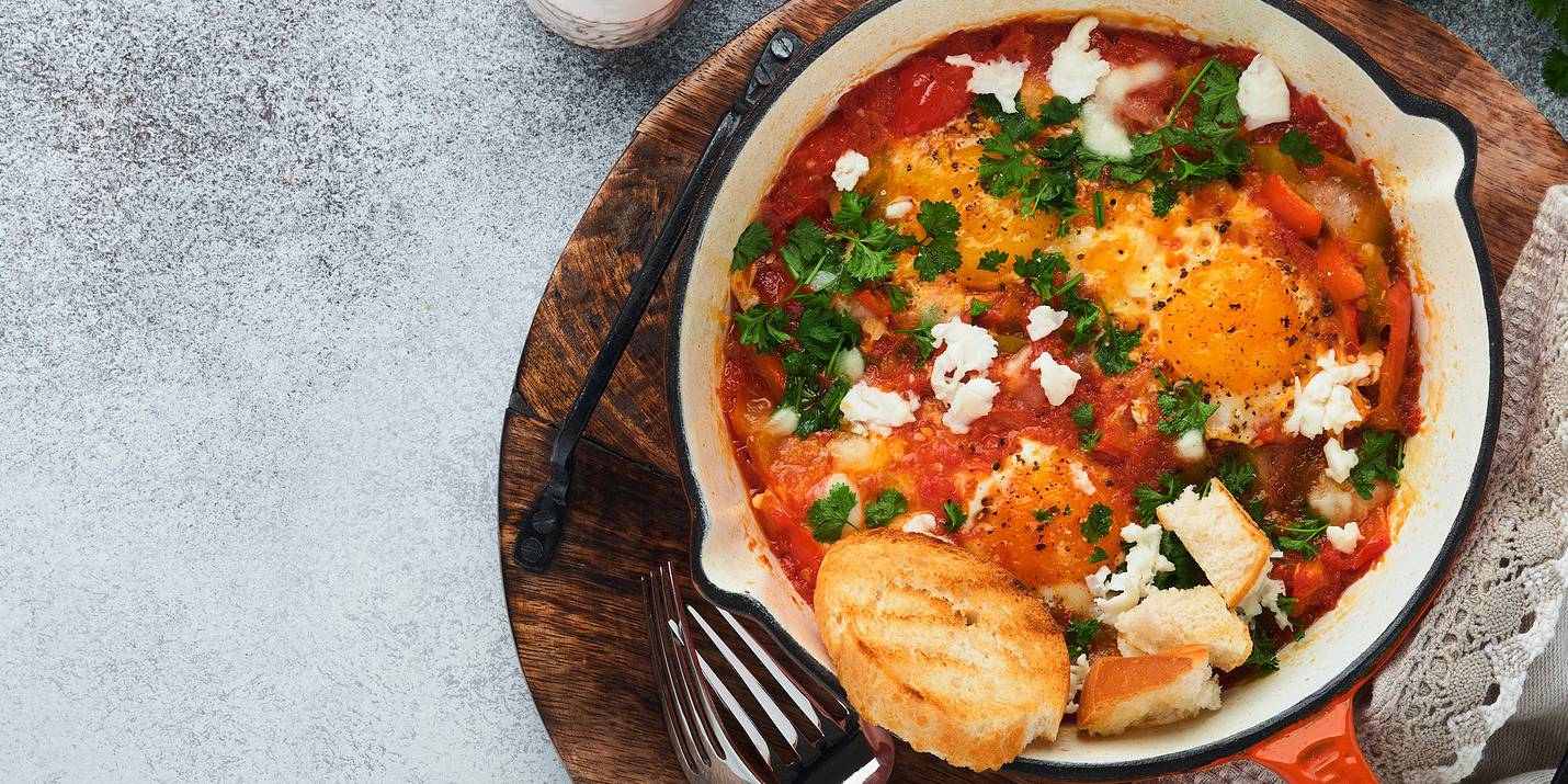 Smoky White Bean Shakshuka