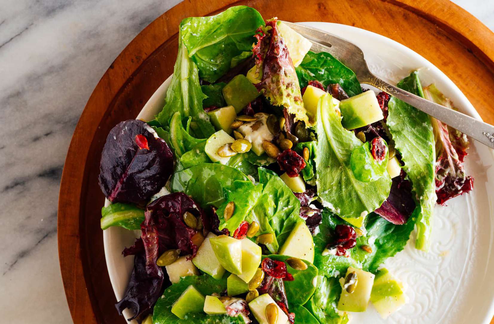 Mixed Greens with Grilled Chicken and Apples