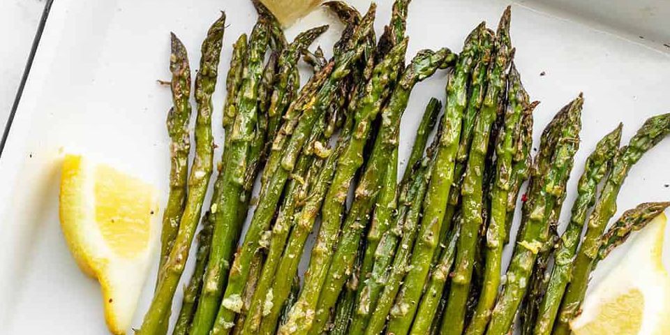 Lemon Garlic Roasted Asparagus