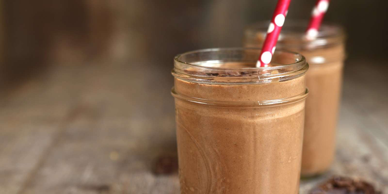 Low-Carb Chocolate Breakfast Smoothie - MealGarden